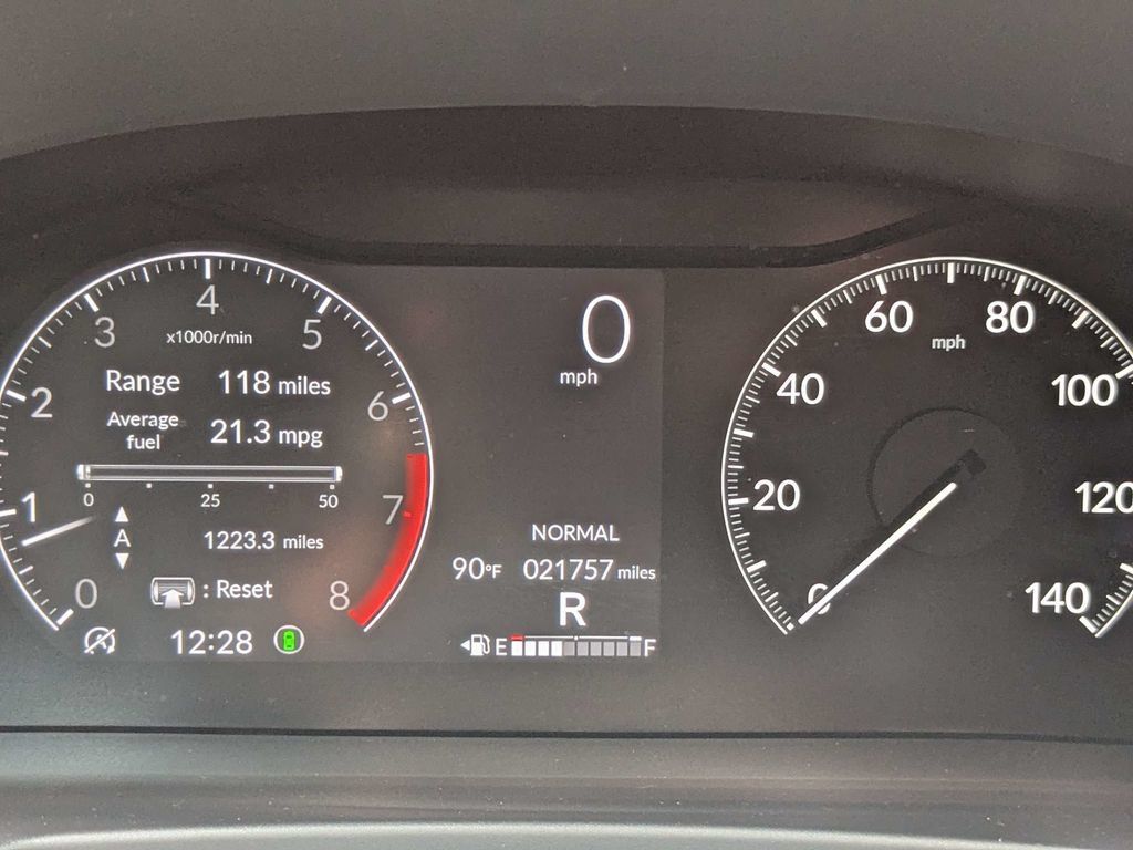Used 2025 Honda Pilot Touring image 26
