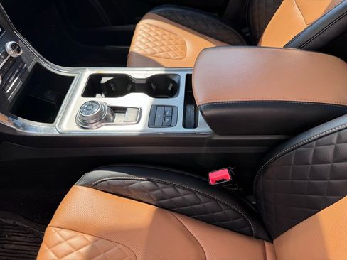 Used 2024 Ford Edge Titanium w/ Titanium Elite Package image 10