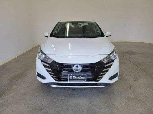 Used 2023 Nissan Versa SV w/ Electronics Package FWD image 2