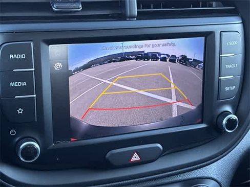 Used 2022 Kia Soul LX image 29