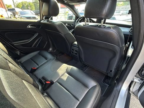 Used 2018 Mercedes-Benz GLA 250 4MATIC image 25