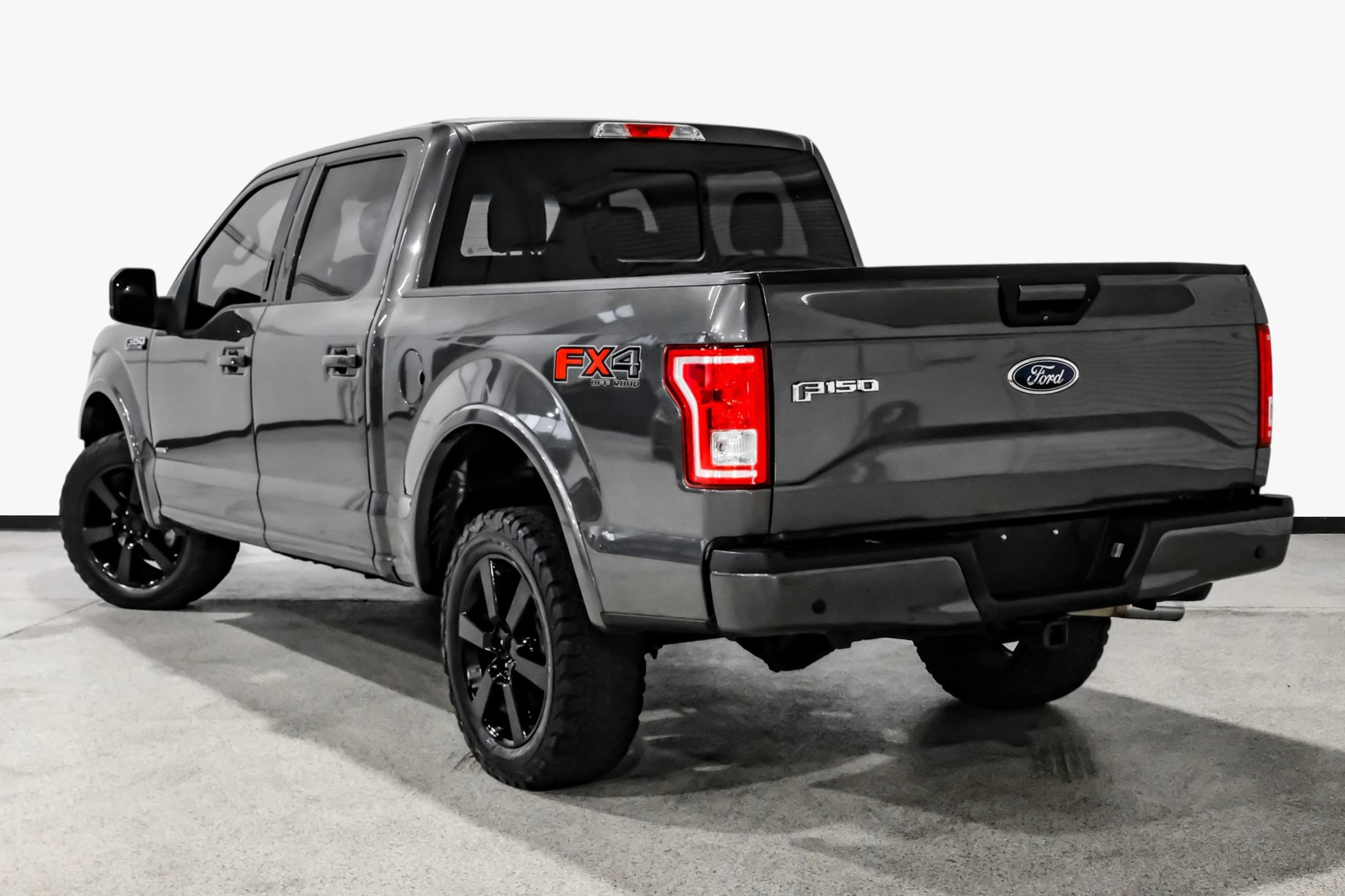 Used 2017 Ford F150 XLT w/ Equipment Group 302A Luxury AWD/4WD image 8