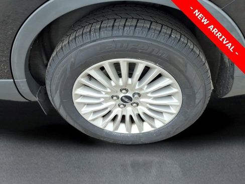Used 2019 Lincoln Nautilus Premier AWD/4WD image 7