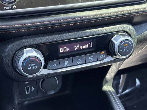 Used 2019 Nissan Kicks SR FWD image 22