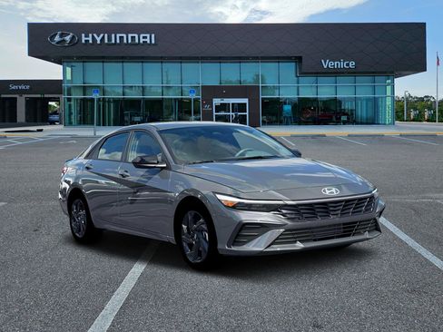 New 2026 Hyundai Elantra Sport FWD image 11