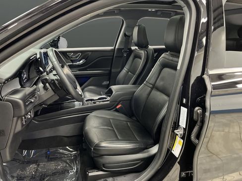 Used 2022 Lincoln Corsair AWD w/ Premium Package image 4