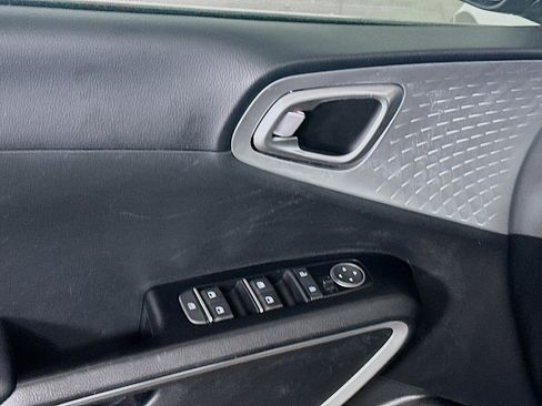 Used 2025 Kia Soul LX w/ LX Technology Package image 15