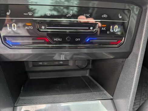 Certified 2023 Volkswagen Tiguan SE w/ Panoramic Sunroof Package FWD image 35