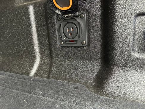 Used 2026 Chevrolet Colorado Z71 w/ Technology Package image 30