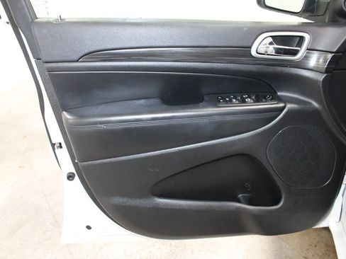 Used 2022 Jeep Grand Cherokee Laredo X image 18