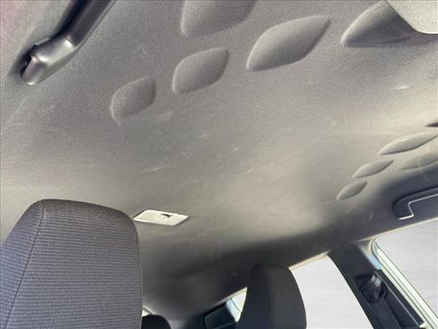 Used 2019 Toyota C-HR XLE FWD image 25