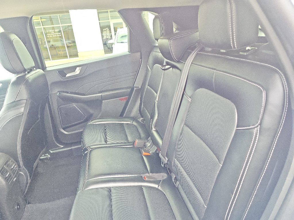 Used 2025 Ford Escape Platinum AWD/4WD image 22