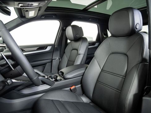 New 2026 Porsche Cayenne AWD/4WD image 5