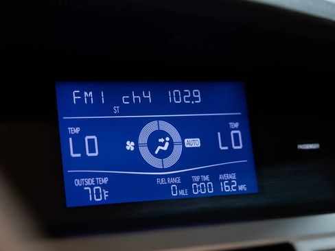 Used 2005 Toyota Avalon XL image 30