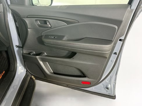 Used 2024 Honda Passport TrailSport image 32