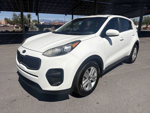 Used 2017 Kia Sportage LX FWD image 2