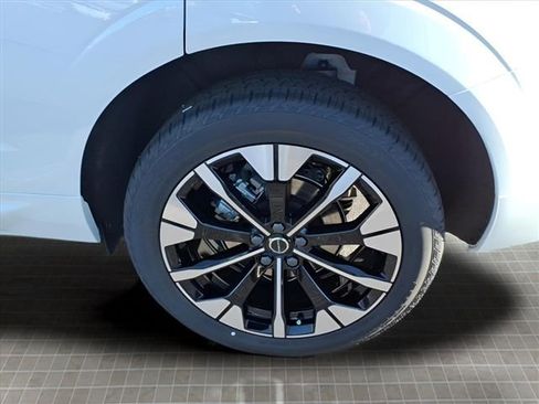 New 2026 Volvo XC60 B5 Plus w/ Protection Package Premier AWD/4WD image 10