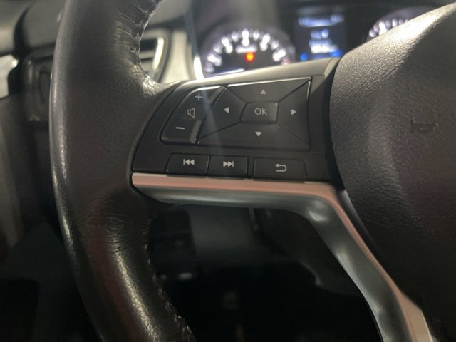 Used 2017 Nissan Rogue SV w/ Midnight Edition Package AWD/4WD image 25