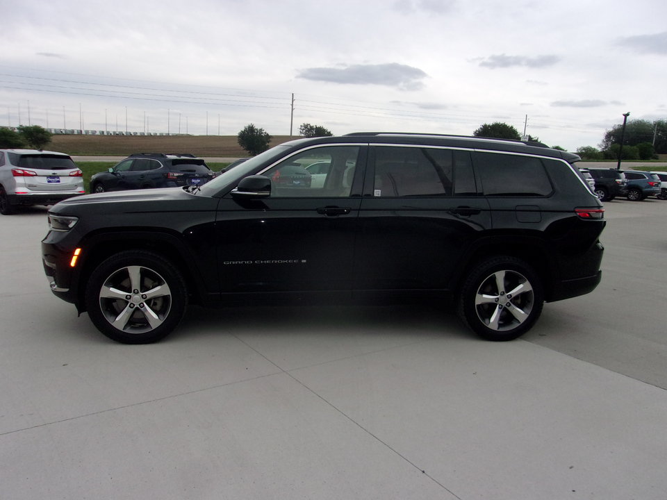 Used 2022 Jeep Grand Cherokee L Limited AWD/4WD image 8