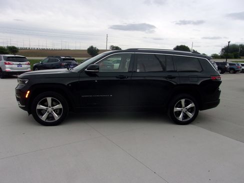 Used 2022 Jeep Grand Cherokee L Limited AWD/4WD image 8