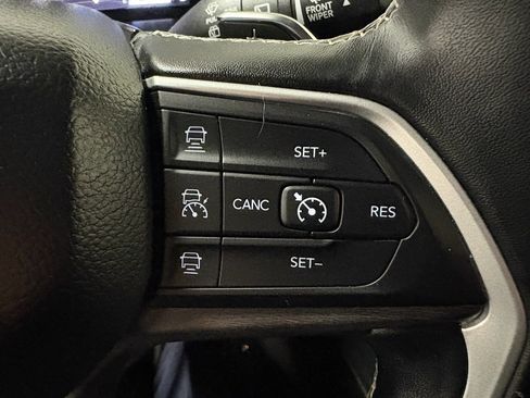 Used 2022 Jeep Grand Cherokee L Limited image 18