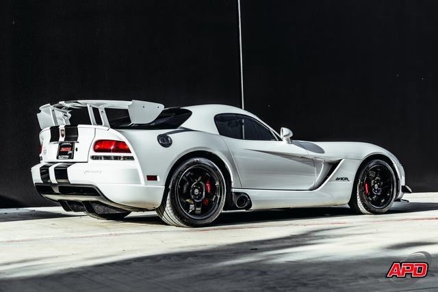 Used 2009 Dodge Viper ACR RWD image 3