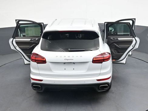 Used 2017 Porsche Cayenne Platinum Edition AWD/4WD image 37
