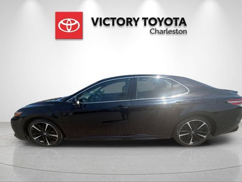 Used 2018 Toyota Camry XSE FWD image 2