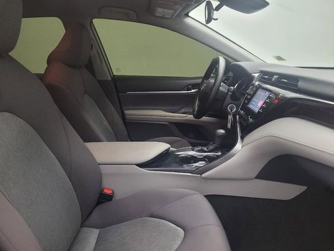 Used 2019 Toyota Camry LE FWD image 21