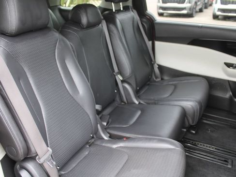 Used 2023 Kia Carnival SX Prestige FWD image 7