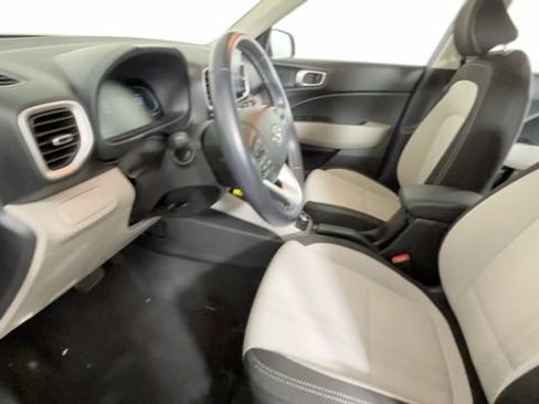 Used 2023 Hyundai Venue SEL FWD image 24