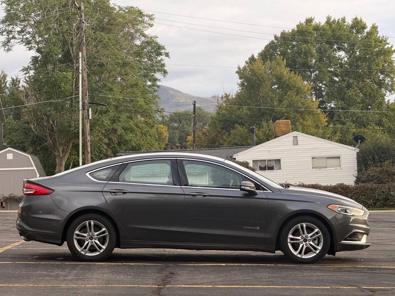Used 2018 Ford Fusion SE w/ Equipment Group 602A FWD image 6