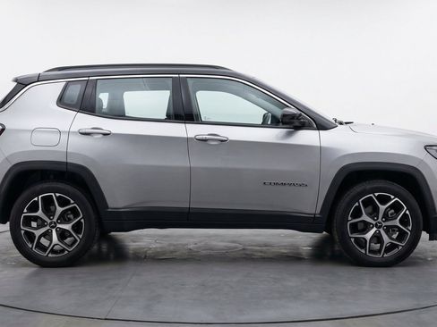 Used 2025 Jeep Compass Limited AWD/4WD image 11
