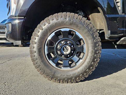 Used 2026 Ford F350 Platinum w/ Tremor Off-Road Package AWD/4WD image 13
