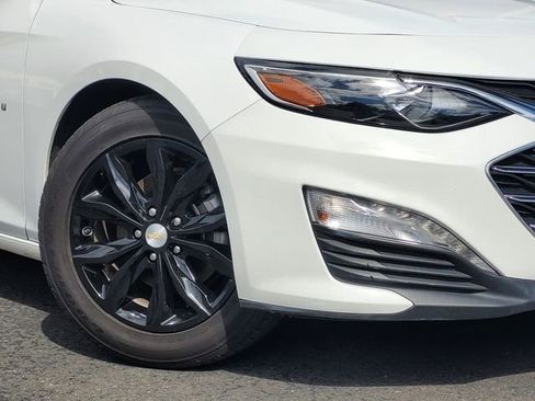 Used 2023 Chevrolet Malibu LT image 3