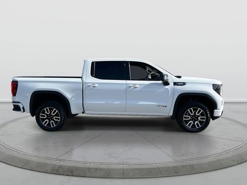 Used 2025 GMC Sierra 1500 AT4 w/ Technology Package AWD/4WD image 9