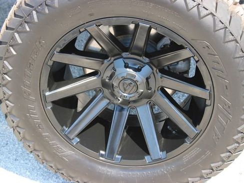 Used 2025 Chevrolet Silverado 1500 LT AWD/4WD image 16
