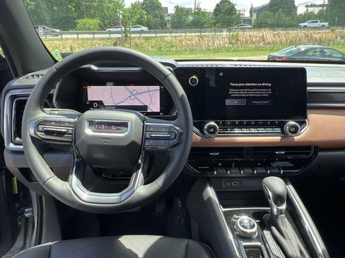 New 2025 GMC Canyon AT4 w/ Nightfall Edition image 18