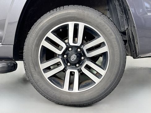 Used 2016 Toyota 4Runner Limited AWD/4WD image 34