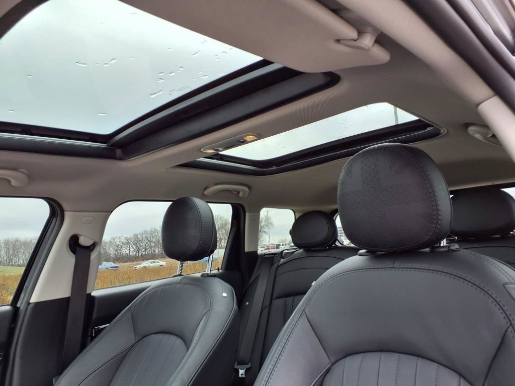 Used 2023 MINI Cooper Clubman S FWD image 6