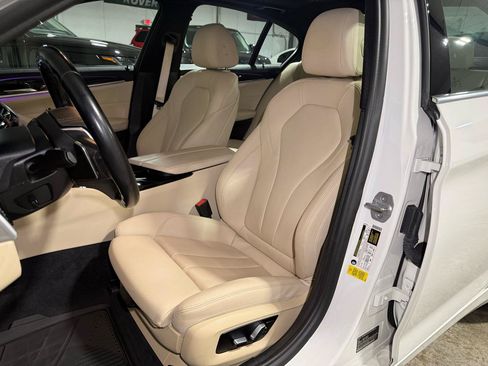 Used 2018 BMW 530i RWD image 11