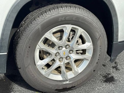 Used 2021 Chevrolet Traverse LS FWD image 10
