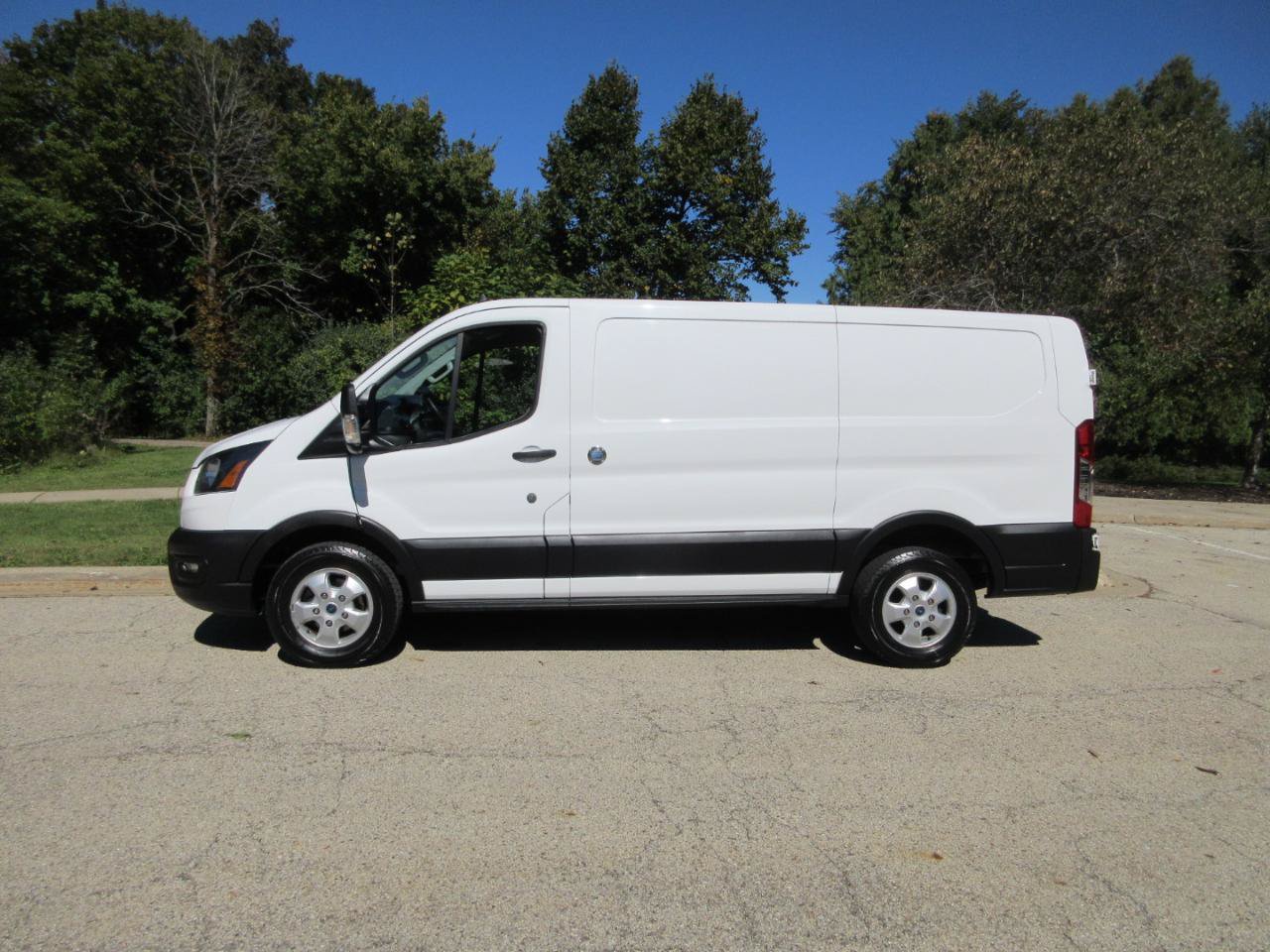 Used 2020 Ford Transit 250 Low Roof RWD image 27