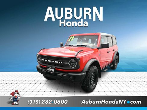 Used 2023 Ford Bronco Black Diamond image 1