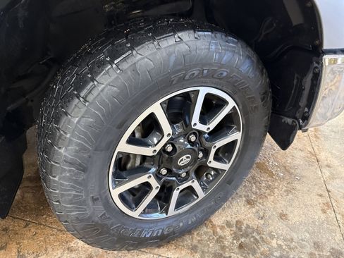 Used 2015 Toyota Tundra SR5 w/ TRD Off Road Package image 13