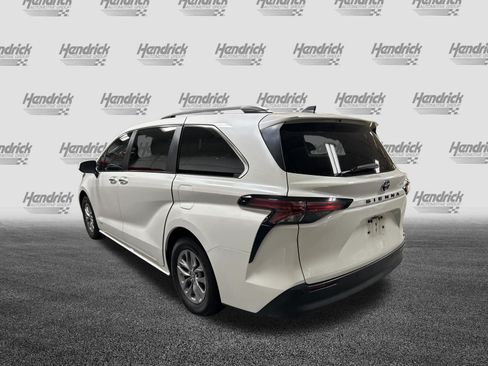 Used 2021 Toyota Sienna XLE FWD image 9
