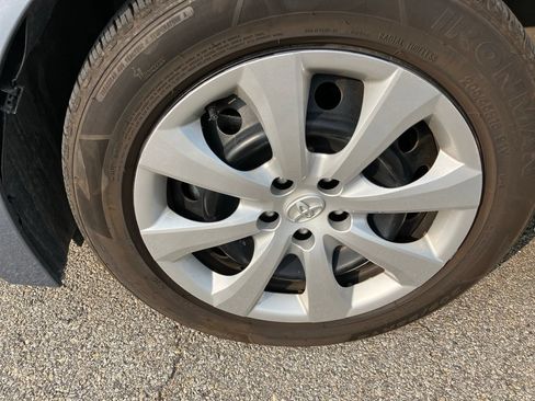 Used 2025 Toyota Corolla LE FWD image 11