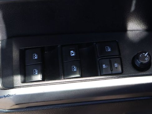 Used 2020 Toyota Tacoma SR5 image 17