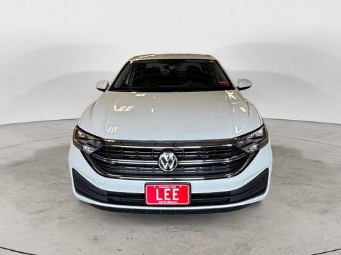 Used 2024 Volkswagen Jetta SE FWD image 9