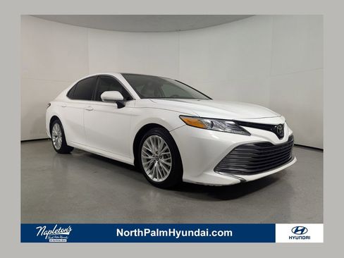 Used 2020 Toyota Camry XLE FWD image 1
